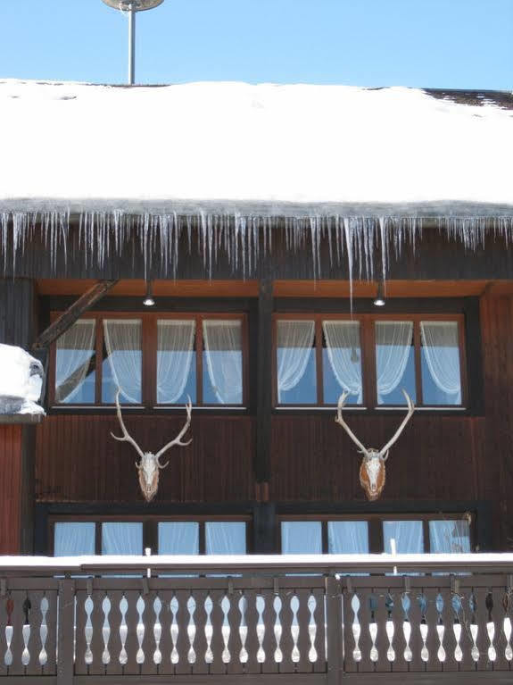 Ibach Schwarzwaldgasthof Hotel Hirschen מראה חיצוני תמונה