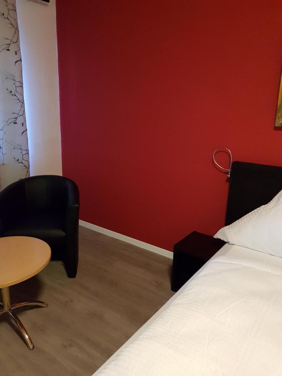 Ibach Schwarzwaldgasthof Hotel Hirschen מראה חיצוני תמונה